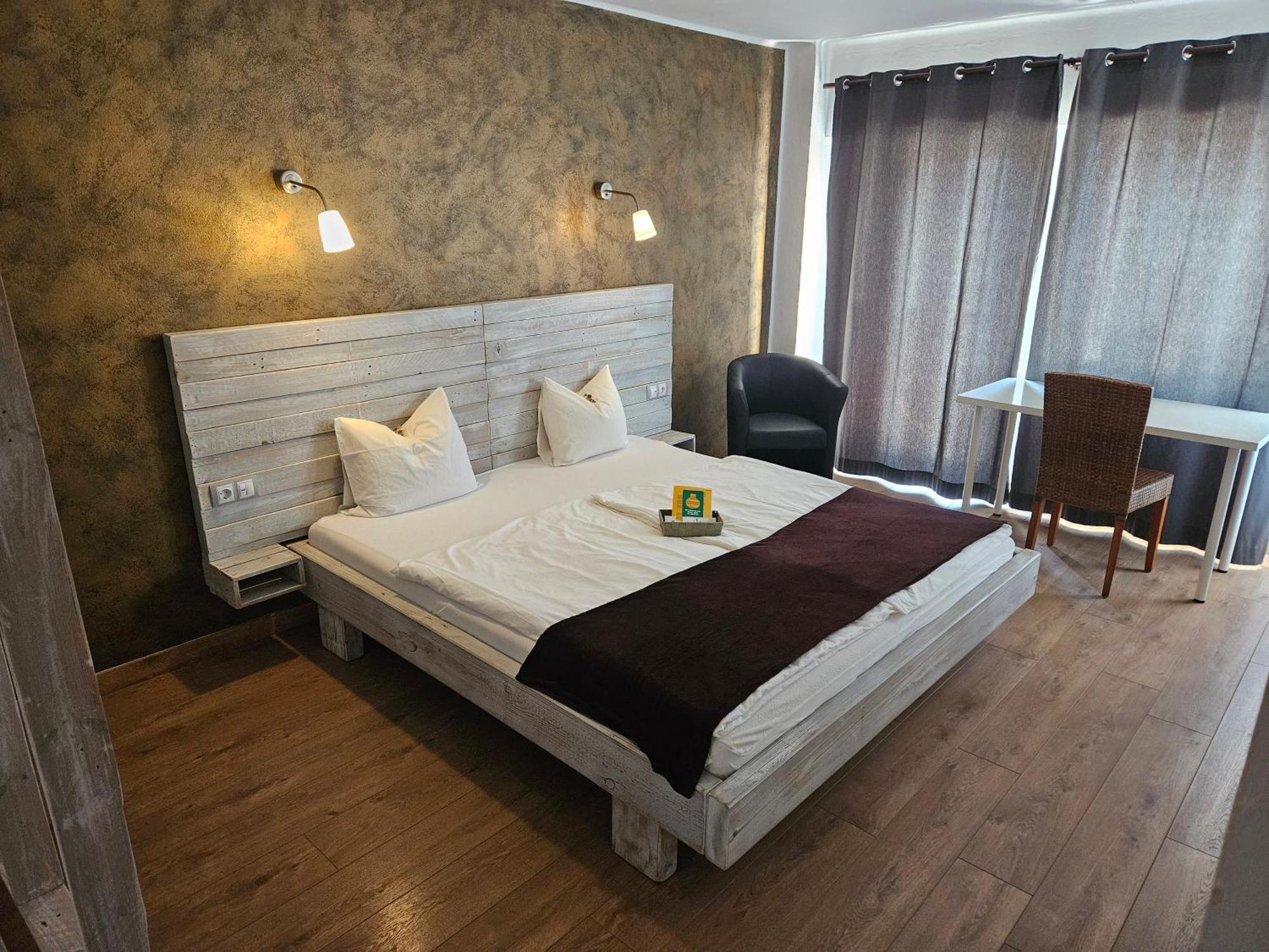 Seven Hostal Кала-Мільор Екстер'єр фото